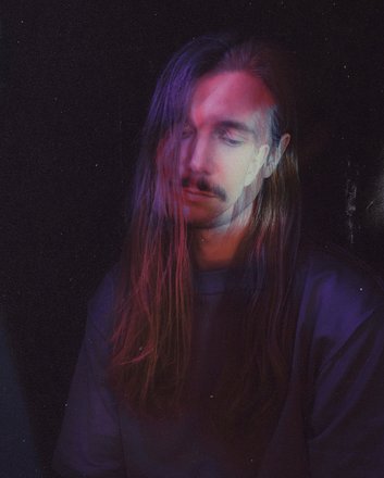 Bandbild: Between My Head And Heart